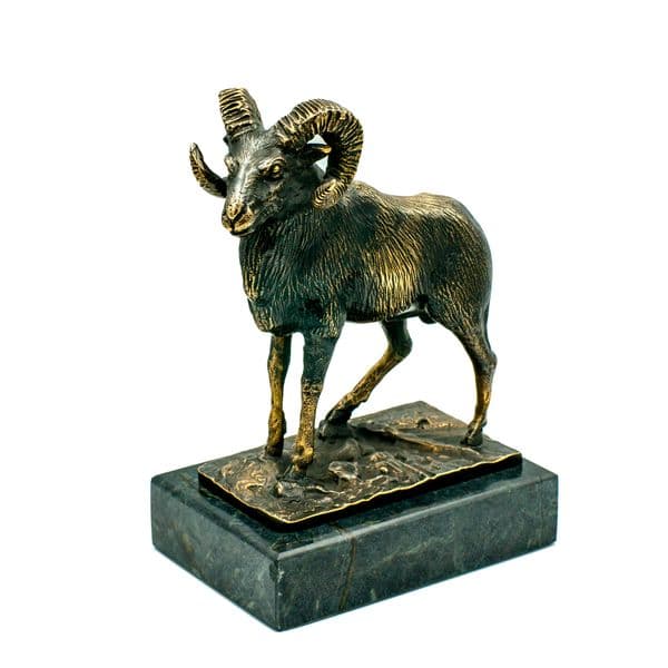 Statuetka "Muflon" marmur